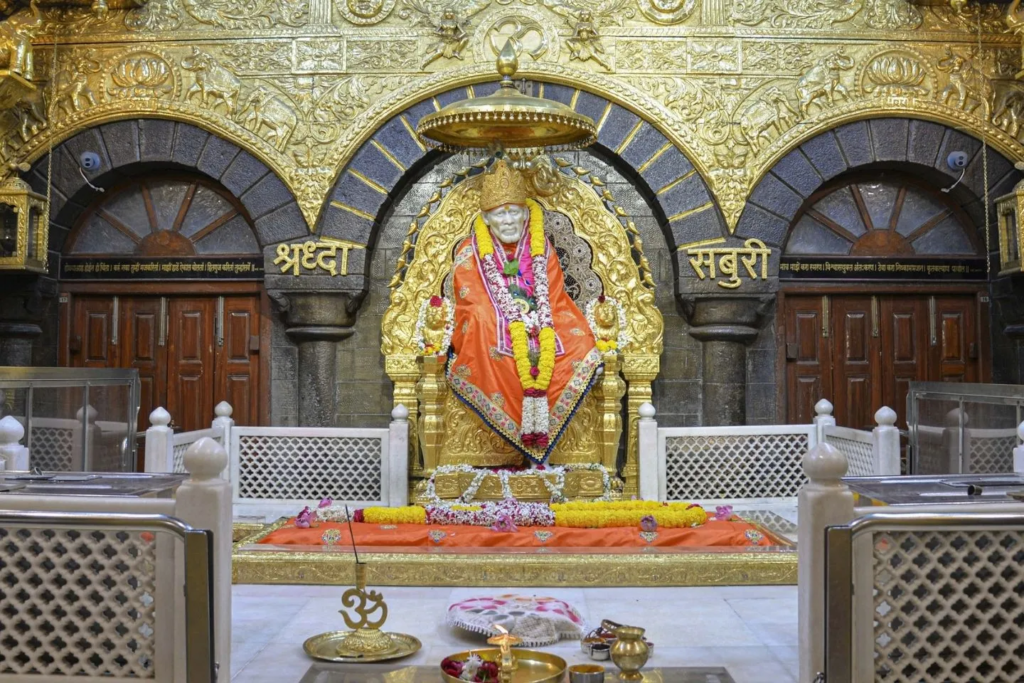 Shiridi Sai Baba full view Shiridi Sai Baba full view